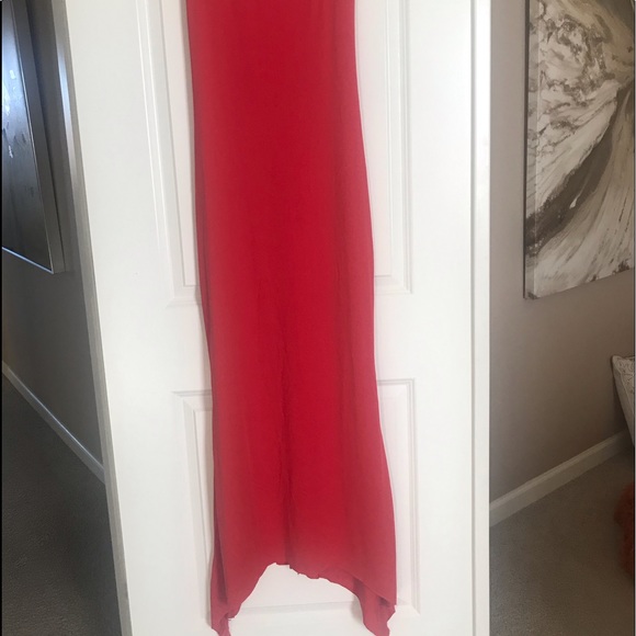 Long red dress. Thin and stretchy fabric. - Picture 4 of 4